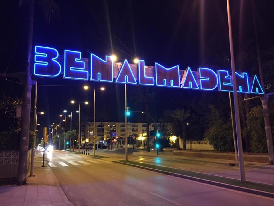 דירות Apartamento Benalmadena Puerto Marina מראה חיצוני תמונה