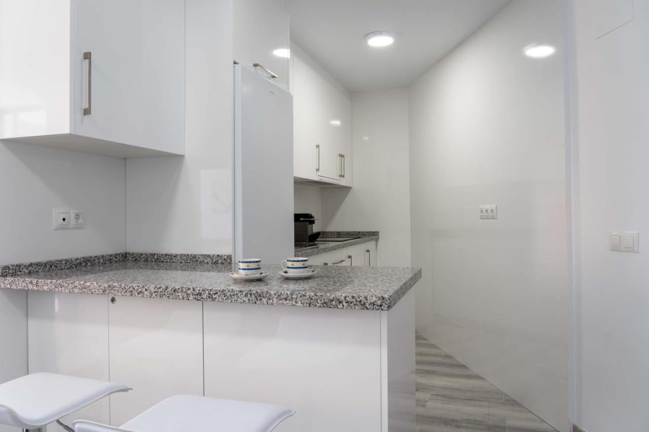 דירות Apartamento Benalmadena Puerto Marina מראה חיצוני תמונה