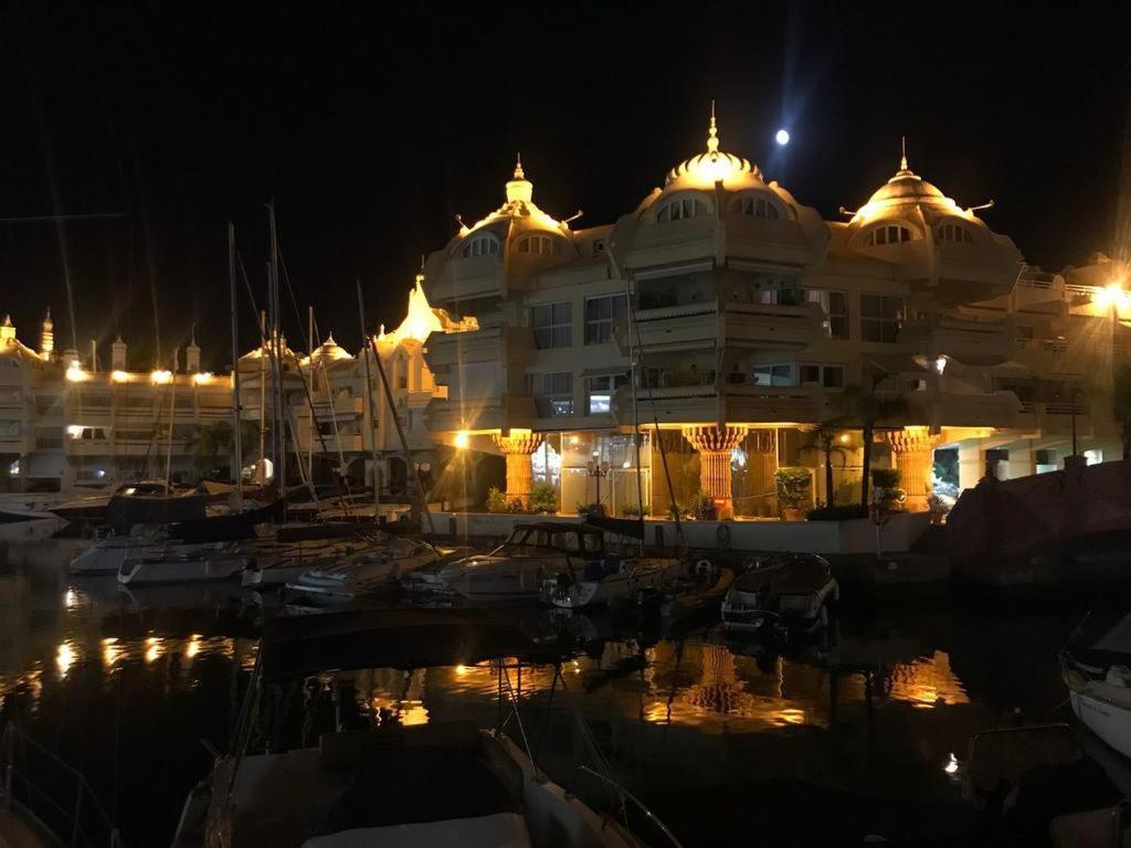 דירות Apartamento Benalmadena Puerto Marina מראה חיצוני תמונה